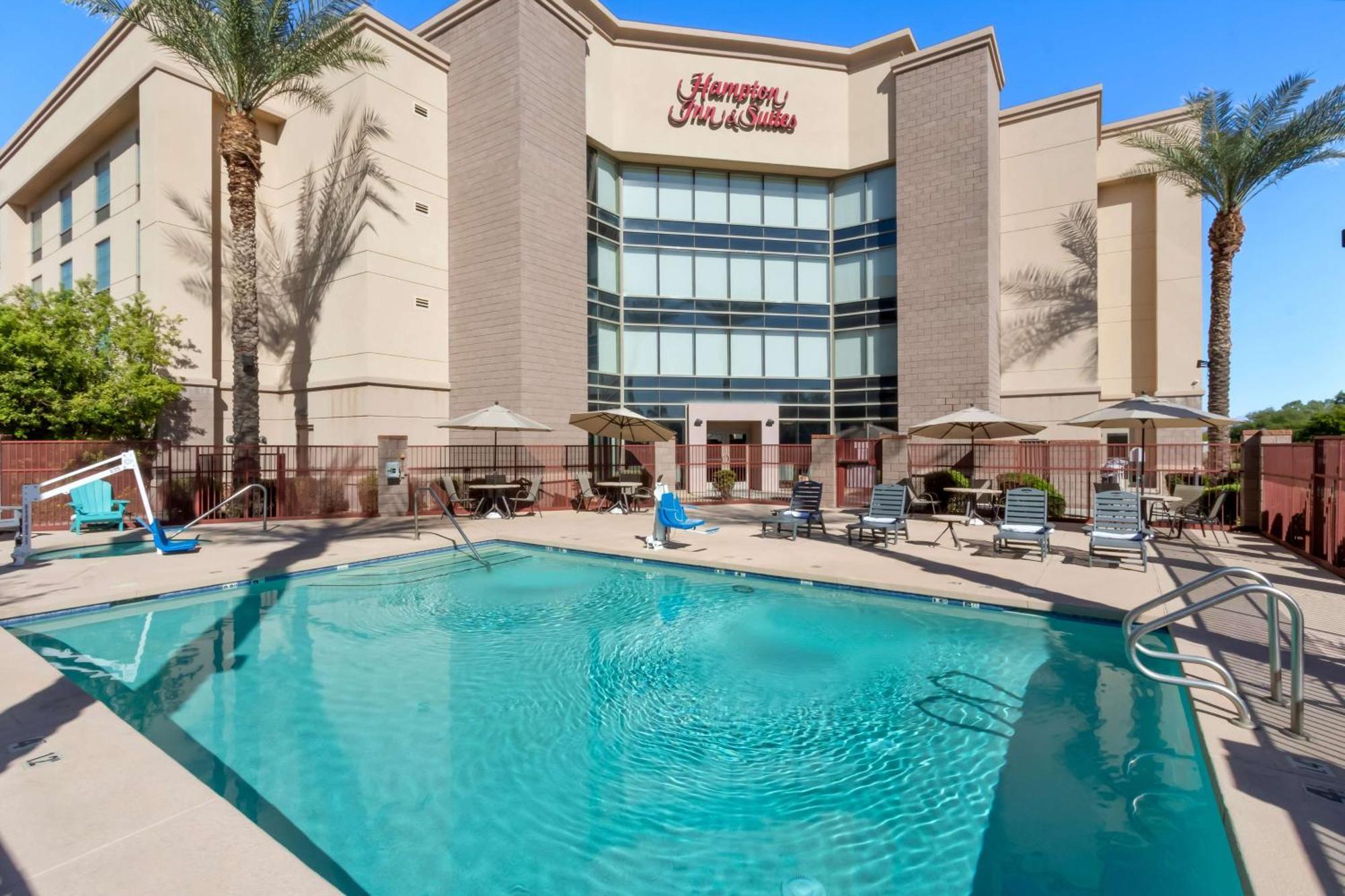 Hampton Inn & Suites Phoenix/Gilbert Exterior photo