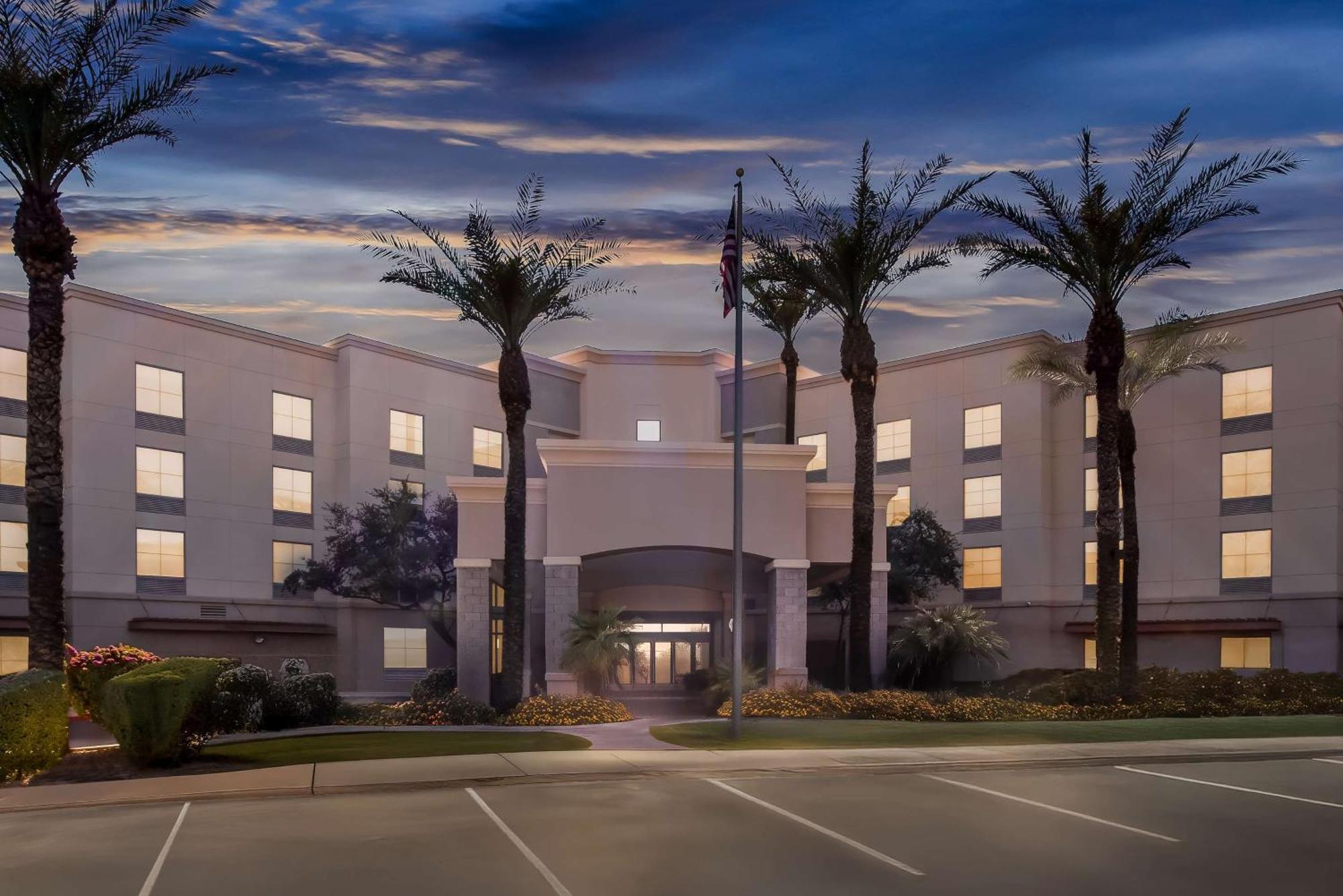 Hampton Inn & Suites Phoenix/Gilbert Exterior photo