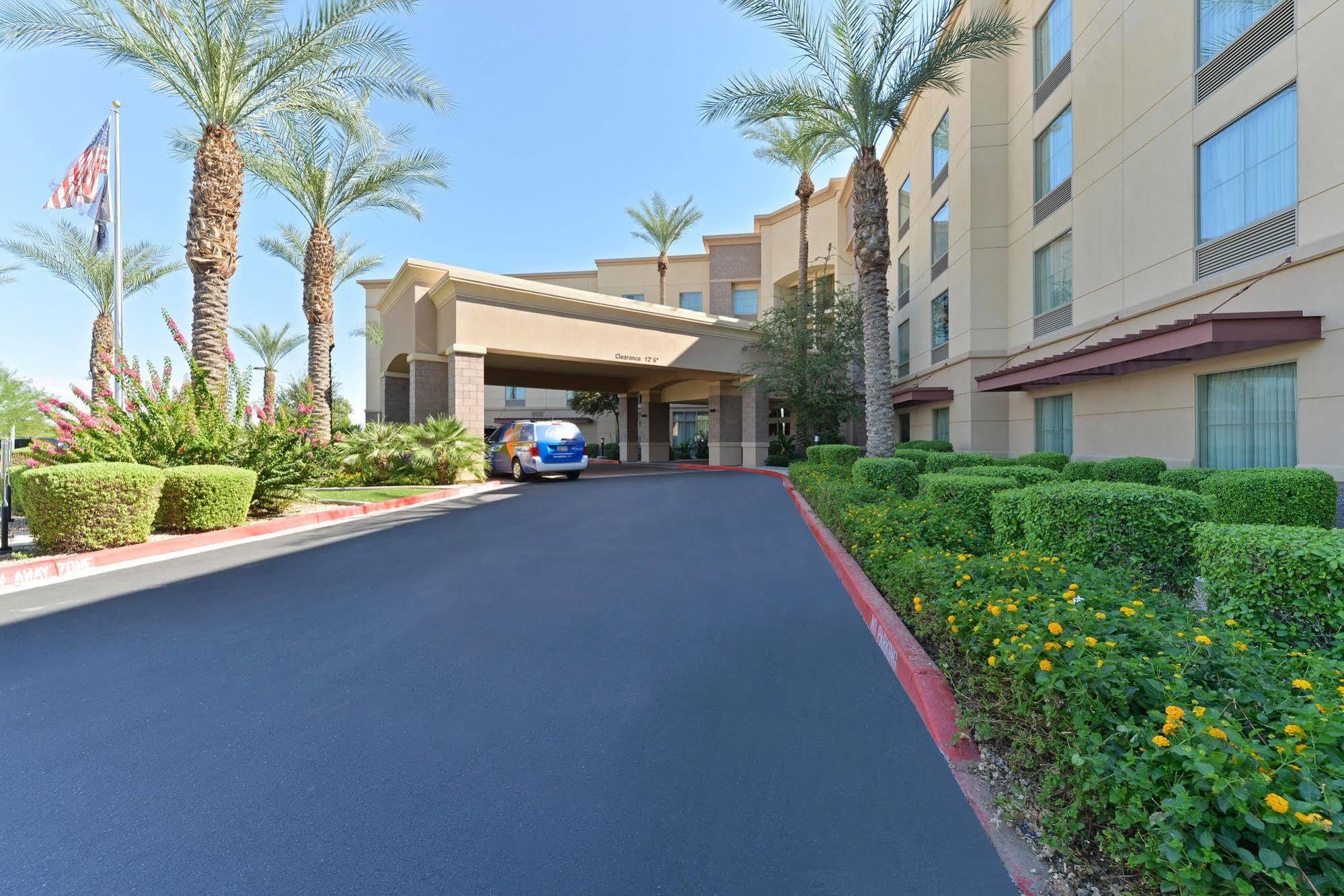 Hampton Inn & Suites Phoenix/Gilbert Exterior photo